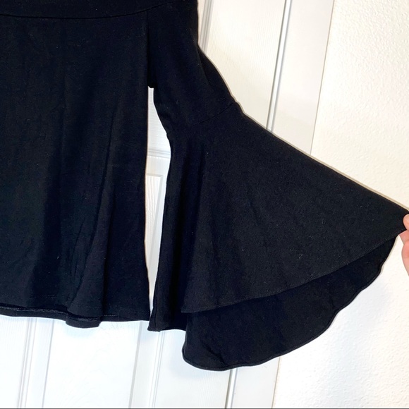 EXPRESS Off the Shoulder Bell Sleeve Top Black Size Small NWT - Picture 8 of 10